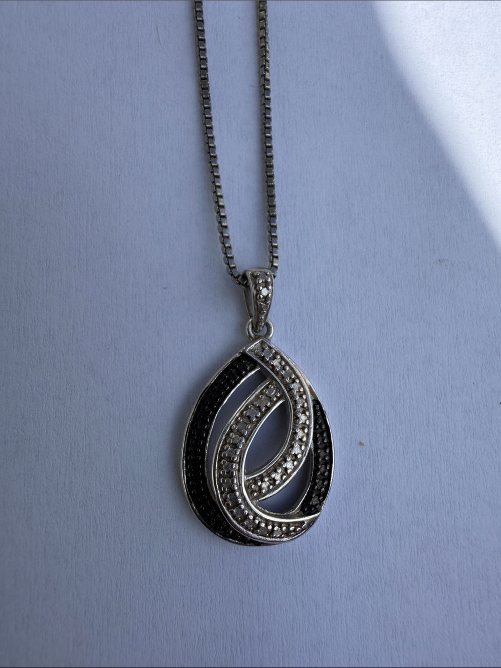 Sterling Silver 925 Elegant Silver and Black Necklace on 17“ Sterling box chain
